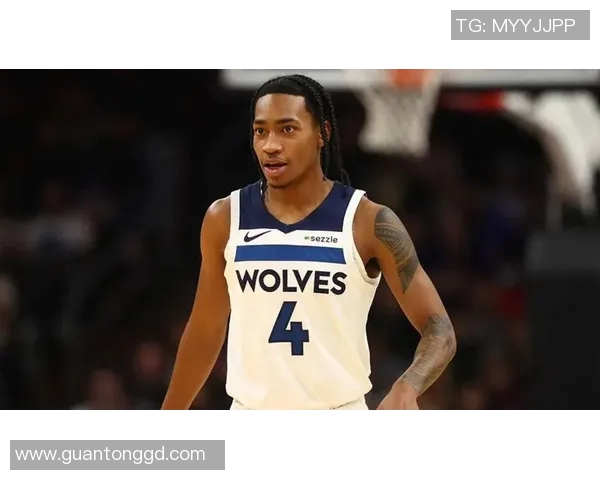 拉拉维亚11中10！森林狼球迷大喊12号是谁？华子：这也是我想问的