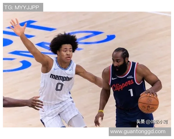 生涯之夜！奇兵轰27分打爆快船！全场鸦雀无声，哈登带伤13+6