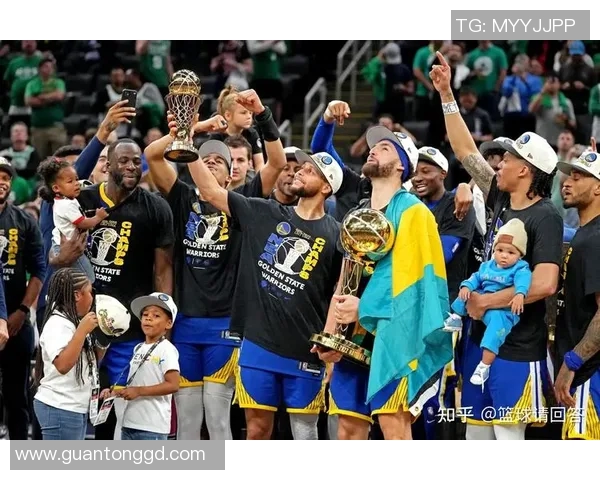 半场结束勇士VS黄蜂 比分69-64勇士领先